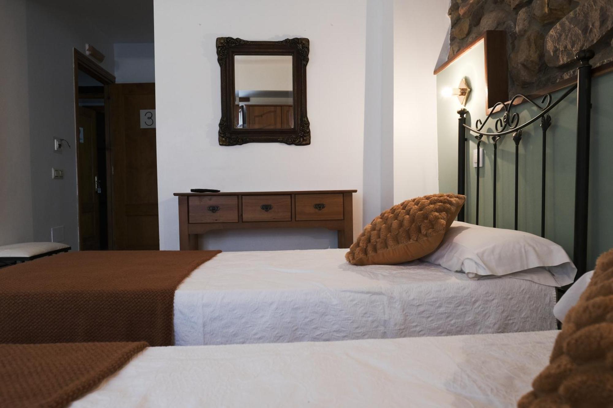 Posada La Estela De Barros Corrales De Buelna ภายนอก รูปภาพ