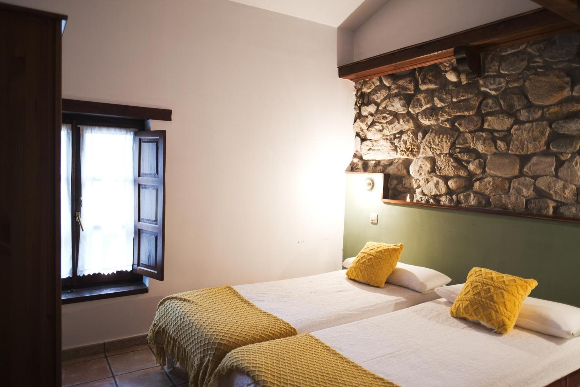 Posada La Estela De Barros Corrales De Buelna ภายนอก รูปภาพ