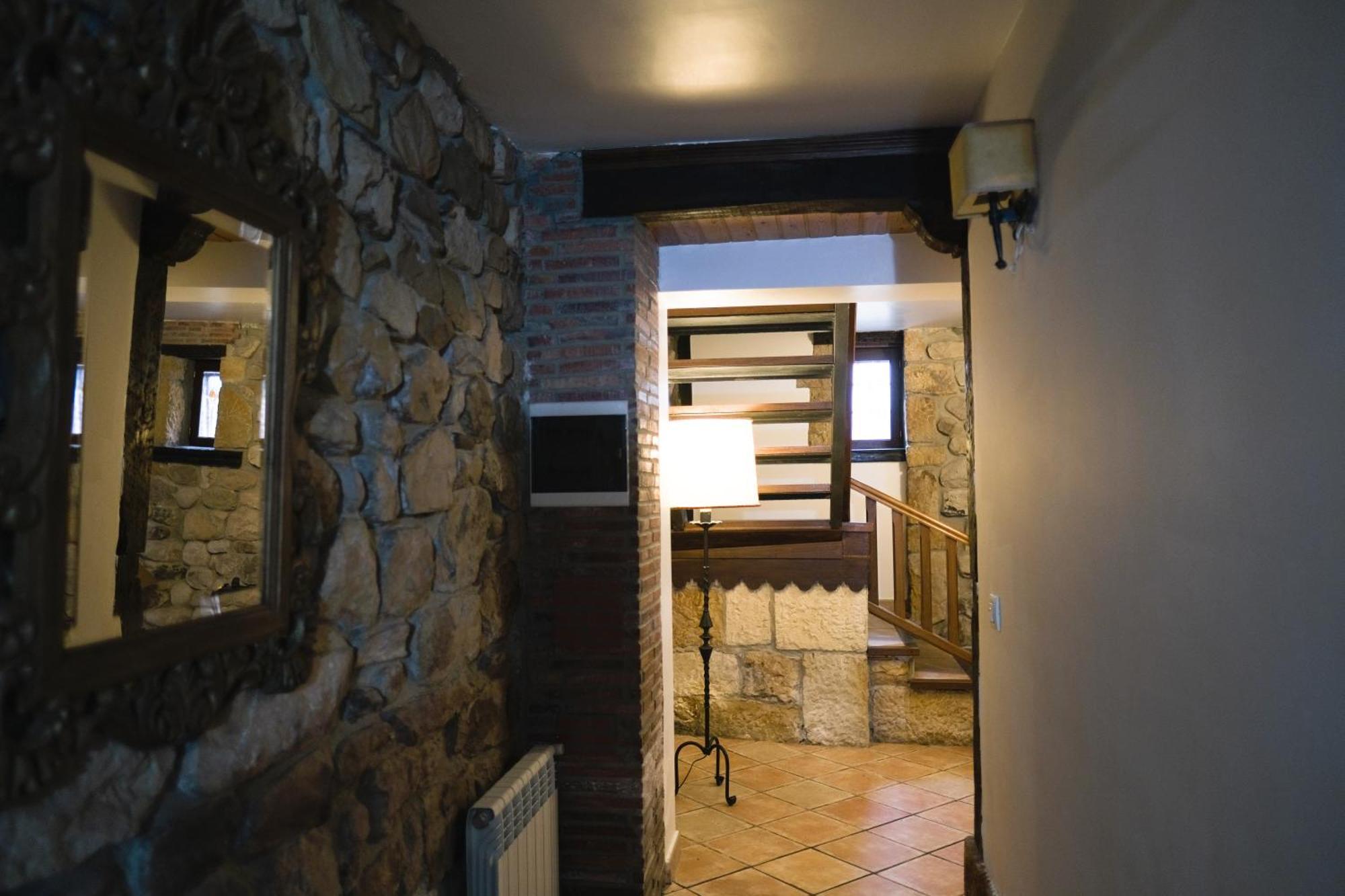 Posada La Estela De Barros Corrales De Buelna ภายนอก รูปภาพ