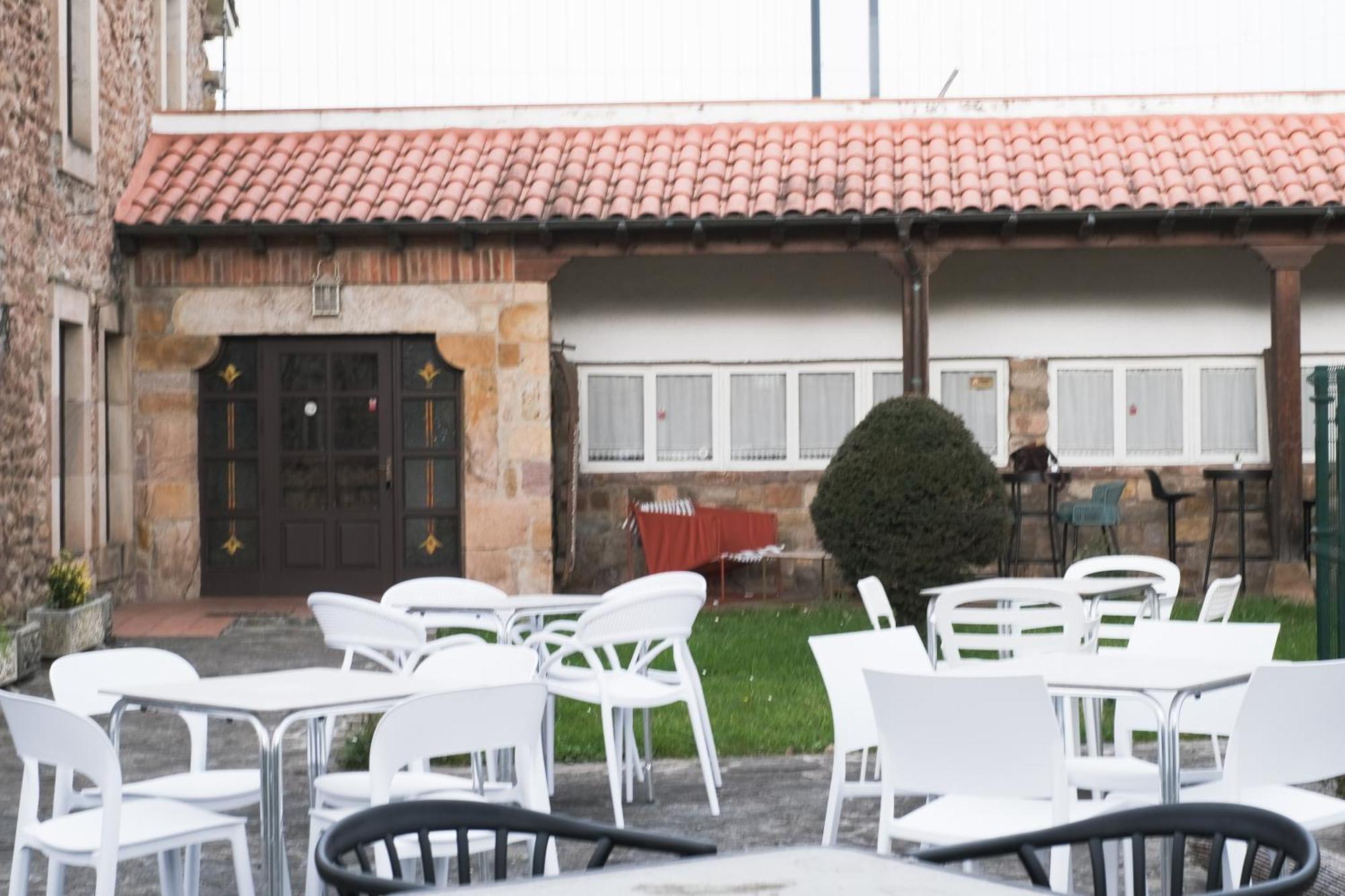 Posada La Estela De Barros Corrales De Buelna ภายนอก รูปภาพ
