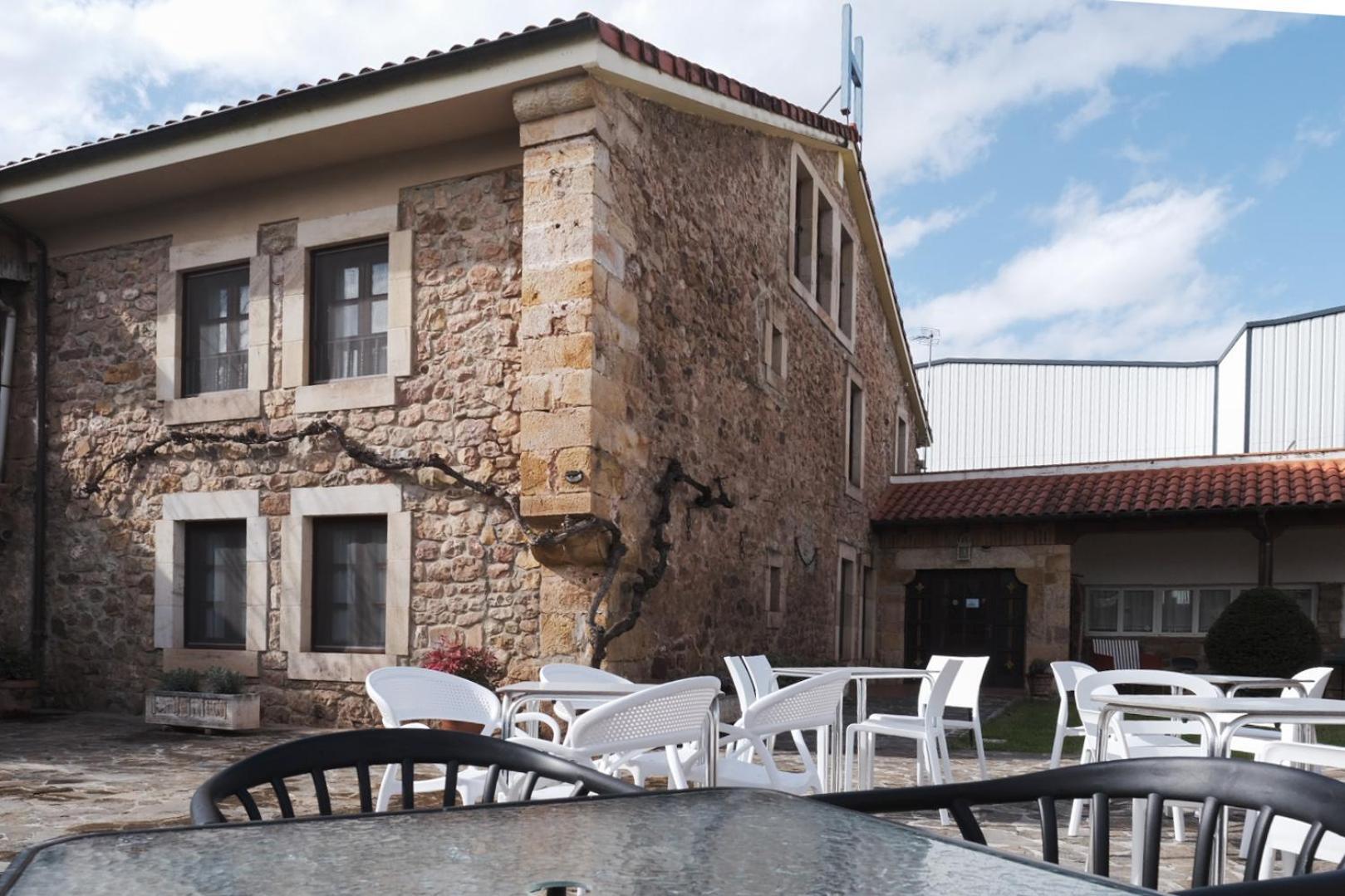 Posada La Estela De Barros Corrales De Buelna ภายนอก รูปภาพ