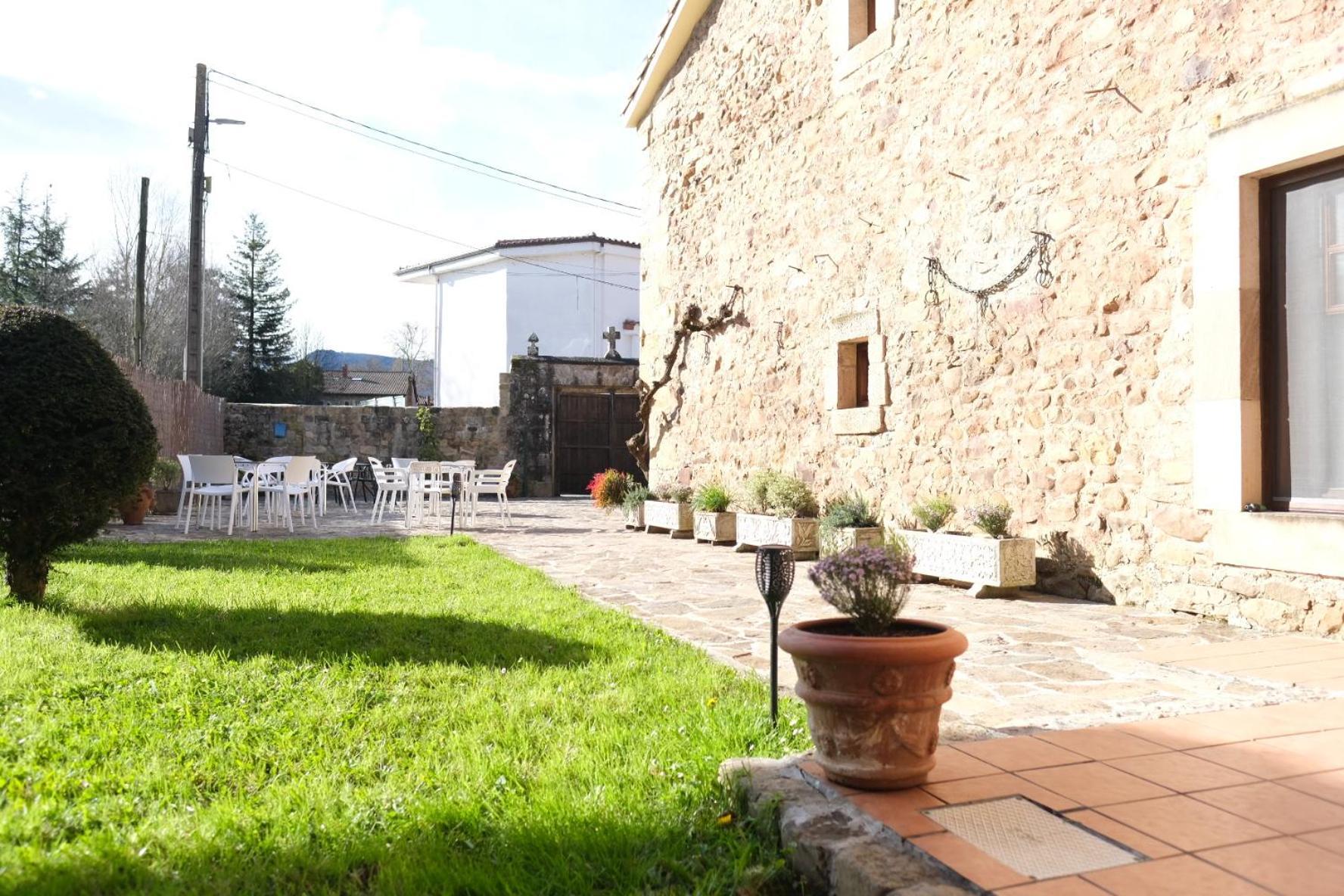 Posada La Estela De Barros Corrales De Buelna ภายนอก รูปภาพ