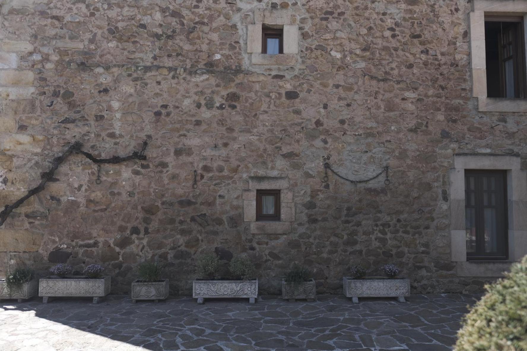 Posada La Estela De Barros Corrales De Buelna ภายนอก รูปภาพ