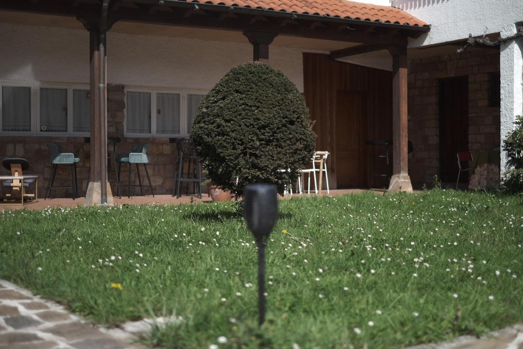 Posada La Estela De Barros Corrales De Buelna ภายนอก รูปภาพ